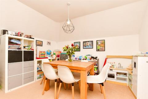 Stone Court, Worth, Crawley, West Sussex 2 bed apartment for sale