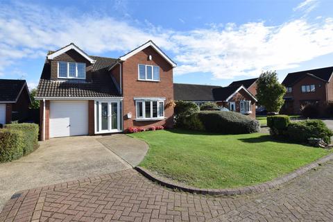 Shaw Drive, Grimsby DN33 4 bed detached house for sale