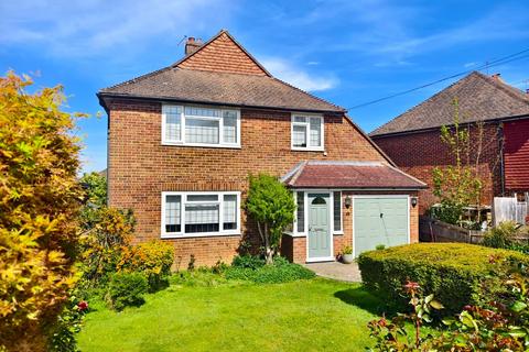 East Grinstead RH19 4 bed detached house for sale
