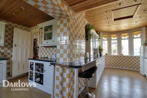 5 bedroom semi-detached house for sale