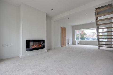 The Close, Little Weighton, Cottingham 3 bed semi