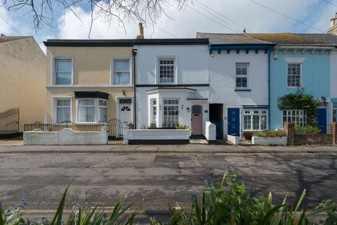 West Street, Deal, Kent, CT14 2 bed terraced house for sale