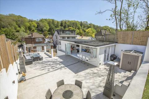 Caterham Drive 3 bed detached house for sale