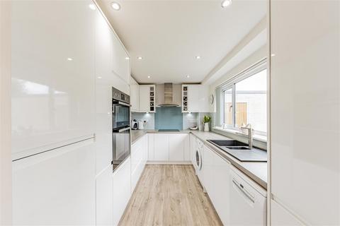 Windermere Avenue, Ramsgate 3 bed semi