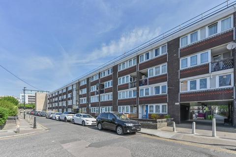 Moody Street, Mile End, London, E1 3 bed flat for sale