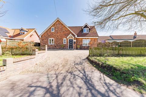 Taverham Road, Felthorpe 4 bed detached house for sale