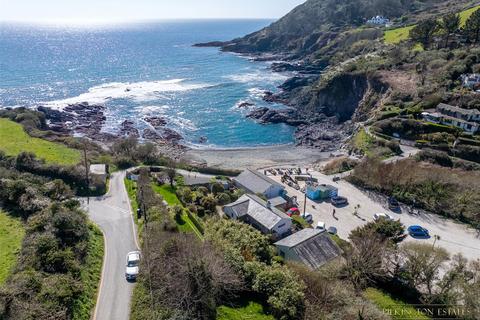 Talland Bay, Cornwall PL13 4 bed bungalow for sale