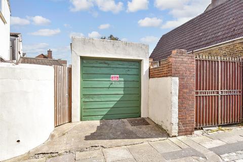 Gillingham Road, Gillingham, Kent 3 bed end of terrace house for sale