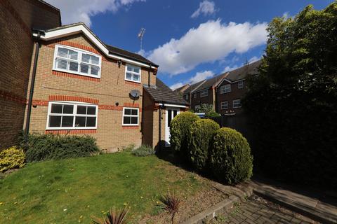 Salters Close, Rickmansworth WD3 1 bed maisonette for sale