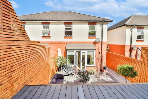 Lower Chase road, Malvern, WR14 2BZ 3 bed semi