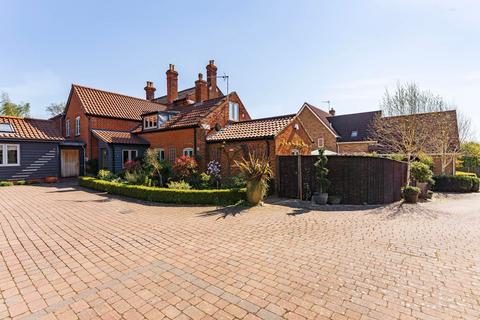 Blands Farm Close, Diss IP22 2 bed semi