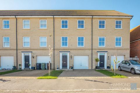 Dunlin Drive, Wymondham 4 bed terraced house for sale