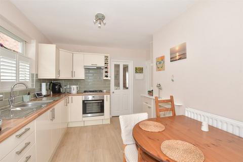 Nelson Road, Whitstable, Kent 2 bed bungalow for sale