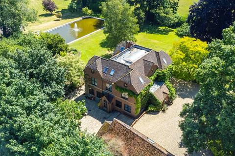 Longparish, SP11 6 bed detached house for sale