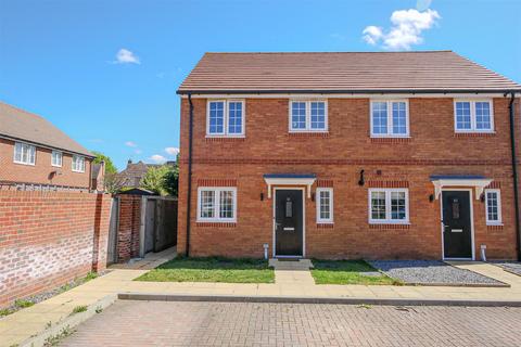 Bonners Mead, Benson OX10 2 bed semi