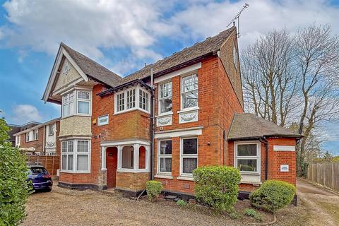 London Road, St Albans Studio for sale