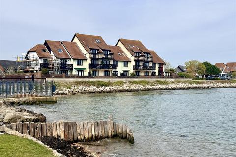 Shamrock Way, Hythe, Southampton 2 bed house for sale