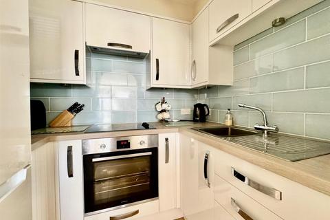 Brinton Lane, Hythe, Southampton 1 bed flat for sale