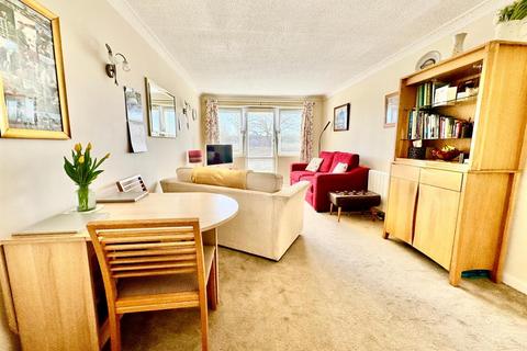 Brinton Lane, Hythe, Southampton 1 bed flat for sale