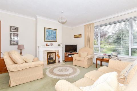 Valley Drive, Maidstone ME15 2 bed semi