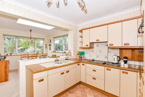 Valley Drive, Maidstone ME15 2 bed semi