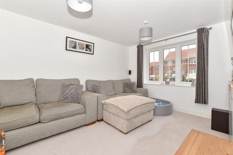 Cheeseman Drive, Tonbridge TN12 2 bed semi