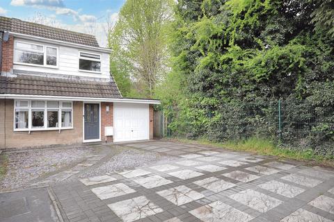 3 bed semi-detached house