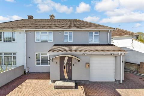 Essex Road, Maidstone ME15 4 bed semi