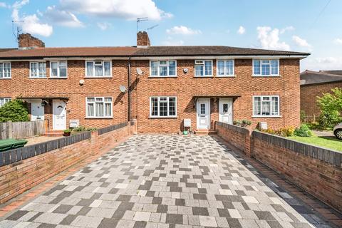 Moat Farm Road, Northolt, Middlesex 3 bed terraced house for sale