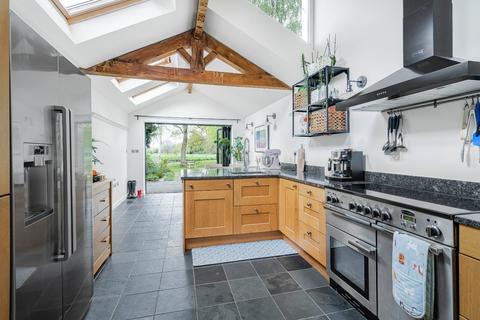 Haddenham Road, Aylesbury HP17 3 bed terraced house for sale