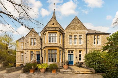 Ryland Road, London NW5 3 bed flat for sale