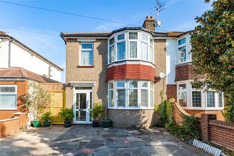 Kimberley Avenue, Romford, RM7 3 bed semi