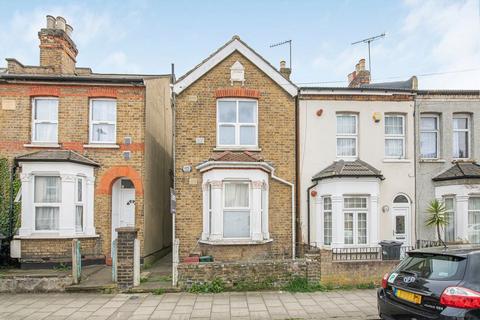 Chapel Road, Hounslow TW3 3 bed detached house for sale