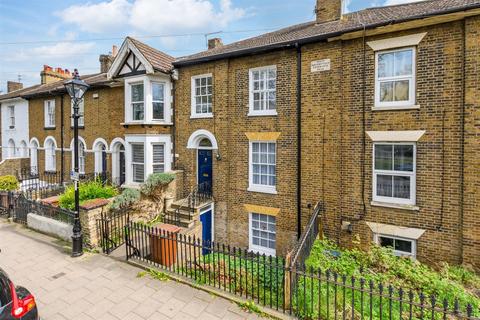 Mill Road, Gillingham ME7 5 bed terraced house for sale