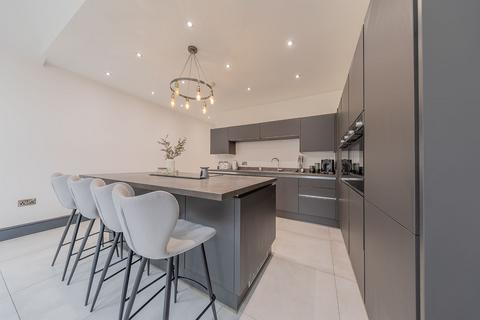 3 bed detached house