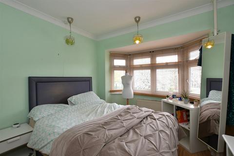 Elsa Road, Welling DA16 3 bed semi