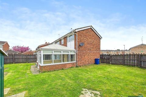 Grasmere Road, Carcroft, Doncaster... 3 bed semi