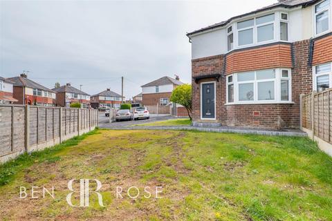 Edgehill Crescent, Leyland 4 bed semi
