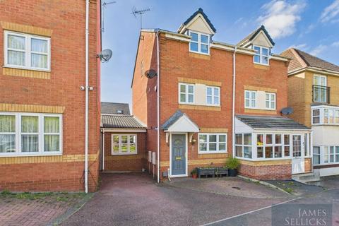 Bellflower Road, Hamilton, Leicester 4 bed semi