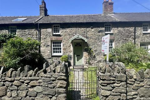 Ffordd Brynsiencyn, Llanfairpwllgwyngyll 2 bed terraced house for sale