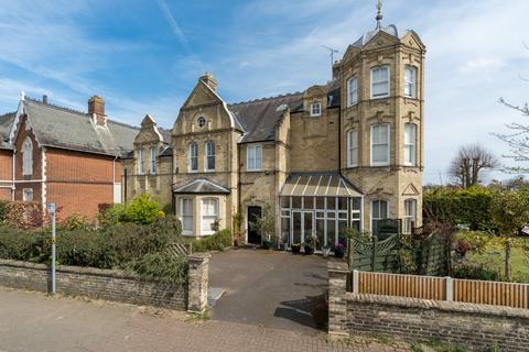 Oxford Road, Colchester CO3 8 bed detached house for sale