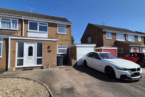 Hillyard Road, Southam, CV47 3 bed semi