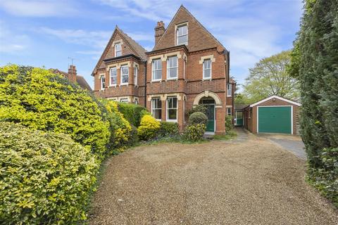 St. Peters Hill, Caversham, Reading 5 bed semi