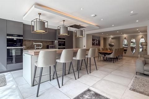 Bishops Road, Tewin, Welwyn 4 bed detached house for sale