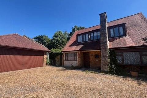 Camberley,  Surrey,  GU15 4 bed detached house for sale
