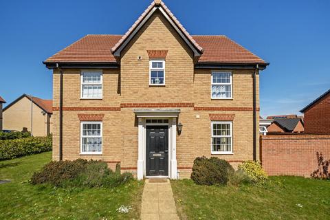 Brickle Wood Avenue, Poringland, Norwich 4 bed detached house for sale