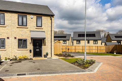 Willow Lane, Halifax HX3 2 bed semi