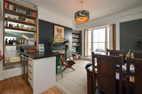 Eversfield Place, St. Leonards