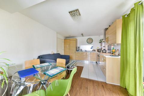 Guglielmo Marconi Mews, London E3 1 bed flat for sale