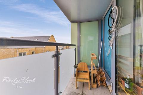 Guglielmo Marconi Mews, London E3 1 bed flat for sale